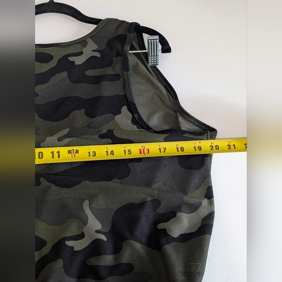 Old Navy Women's Jersey Army Camo Tiebelt Short Romper Size L Green Stretchy EUC - Picture 7 of 9